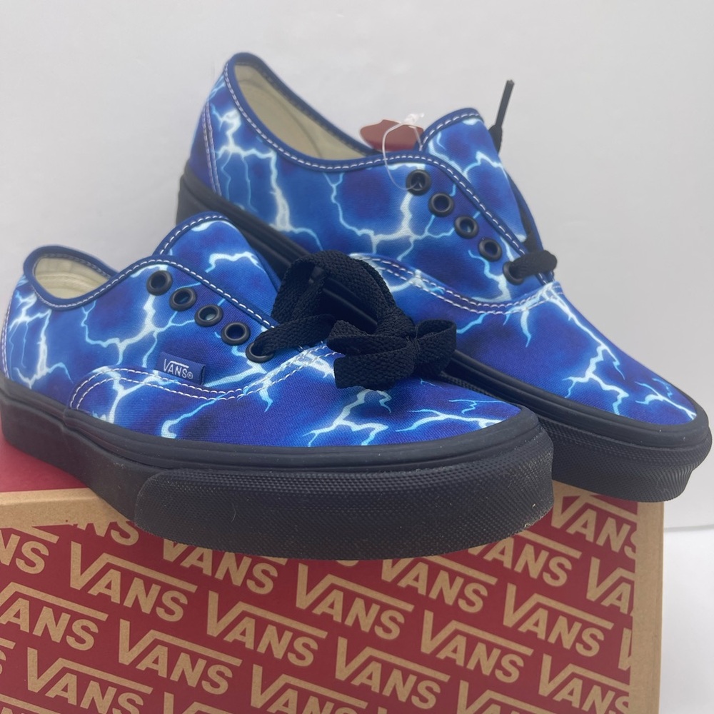 Vans WMNS Authentic (Lightning)
Black/Blue Sneakers
VN0A5H78QFT
Electric Blue - Picture 5 of 16